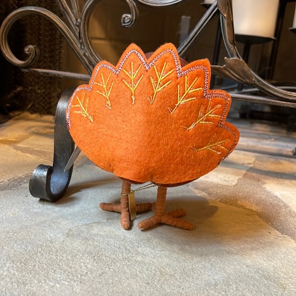 NWT Fall Decorative Birds Decor Turkey and Leaf Raking 2 Piece Set - Picture 3 of 6